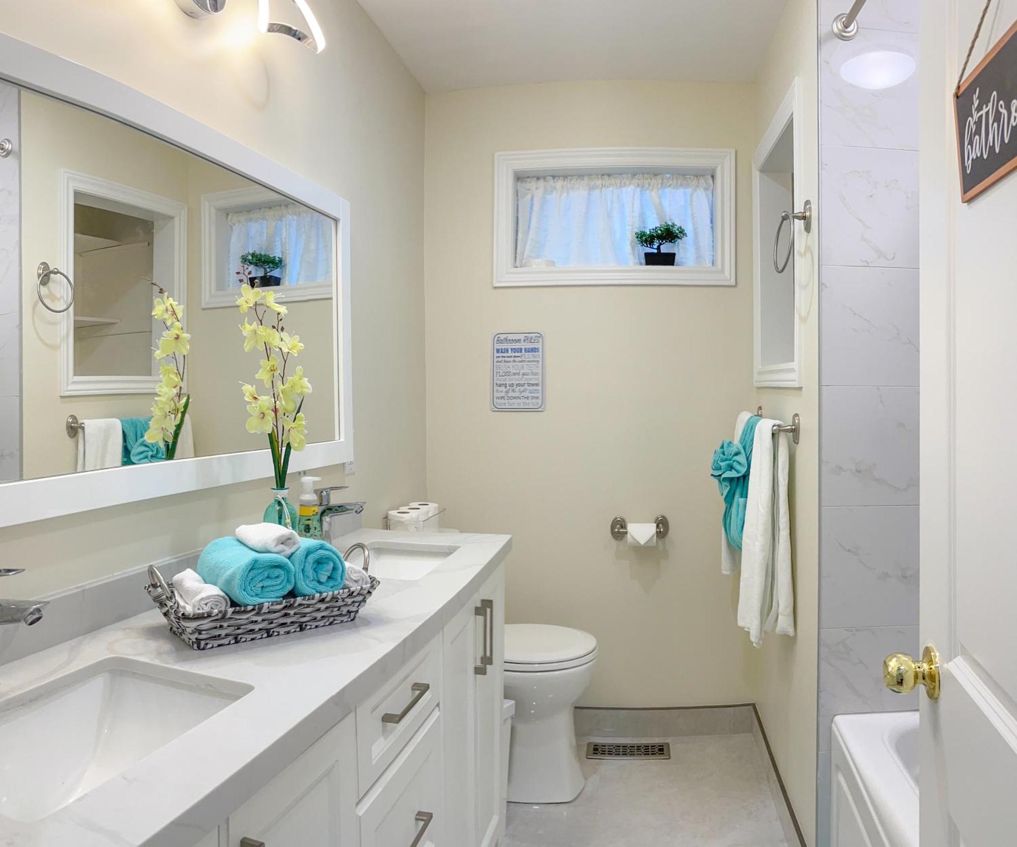 Newly-Renovated 3Br House, 12 Minutes To Airport Apartment Toronto Exterior foto