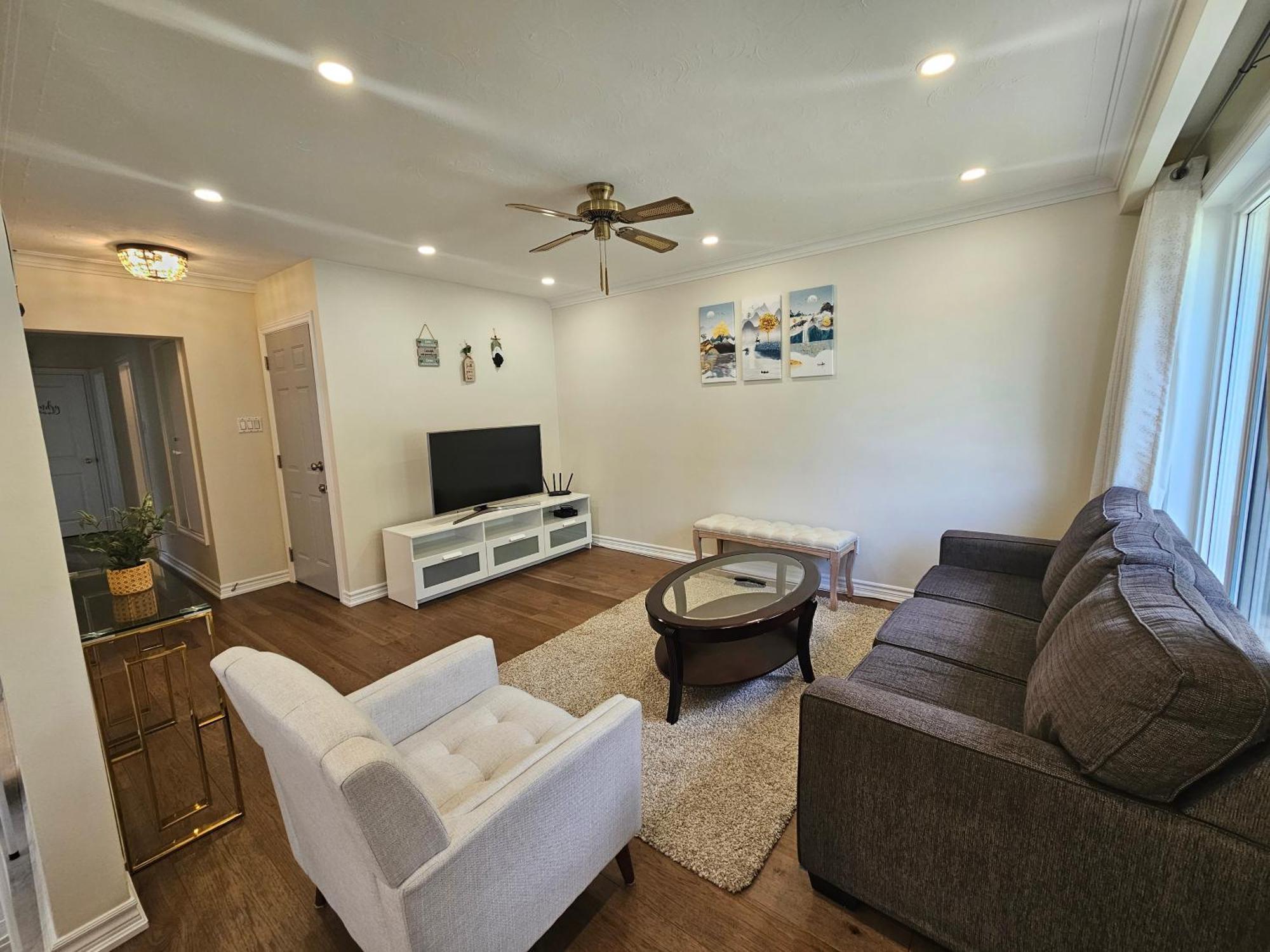 Newly-Renovated 3Br House, 12 Minutes To Airport Apartment Toronto Exterior foto