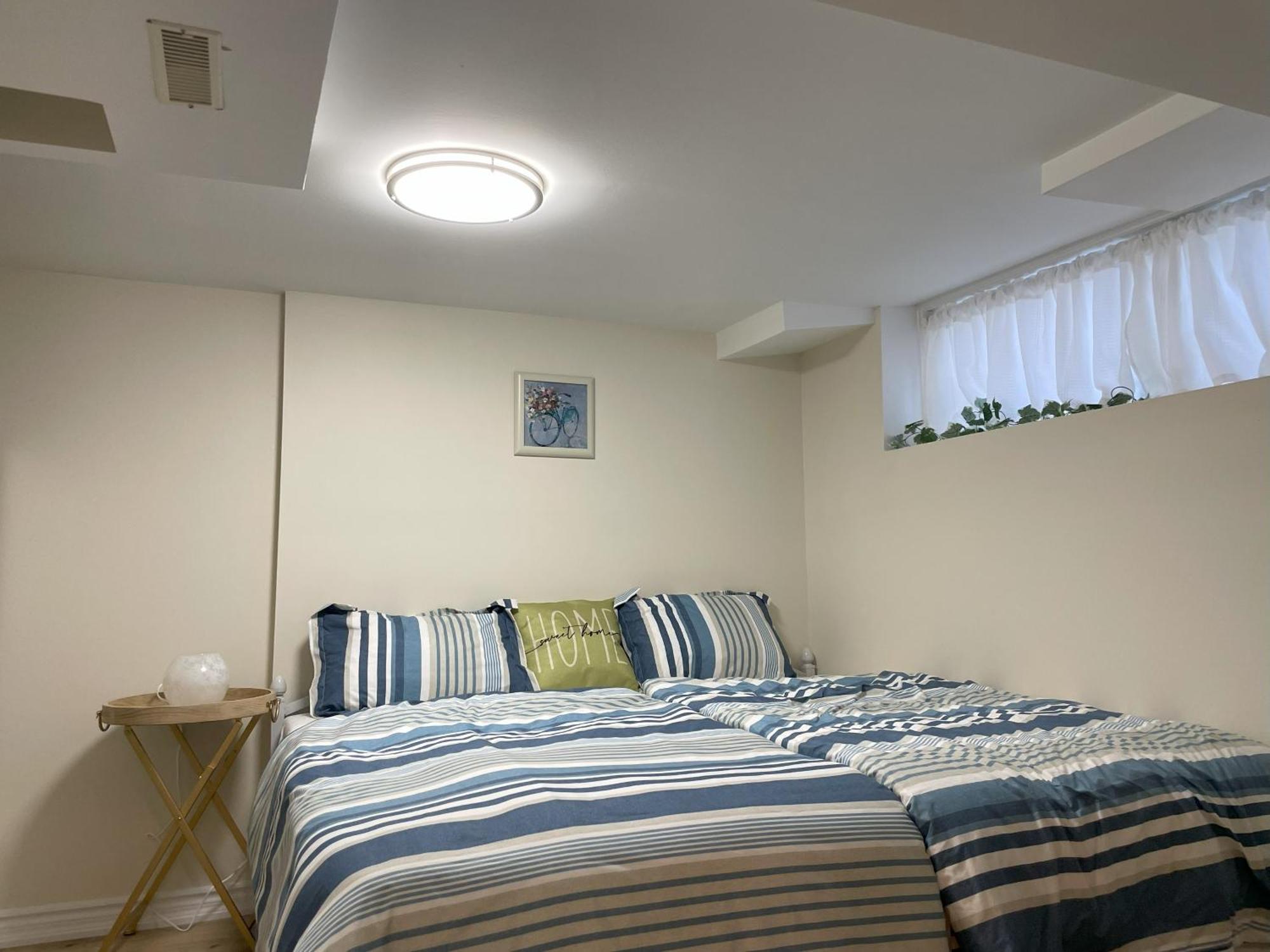 Newly-Renovated 3Br House, 12 Minutes To Airport Apartment Toronto Exterior foto
